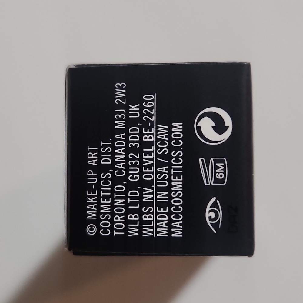 MAC Every Day Is Sunshine Liquid Dazzleshadow - Picture 9 of 10